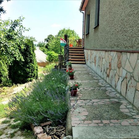 Panorama Apartman Мор Экстерьер фото